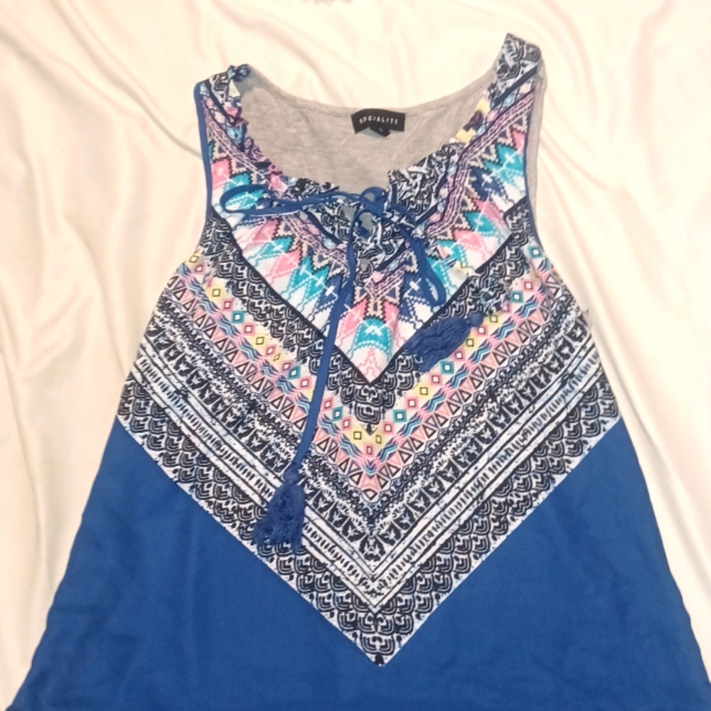 Sleeveless shirt